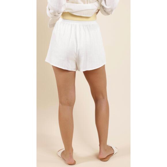 NEW SADIE & SAGE so cal elastic waist short in white - Picture 3 of 3